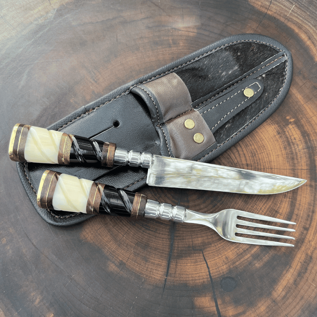 Kit Faca e Garfo Campeiro Branco e Preto + Bainha